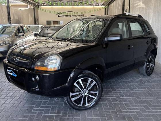 HYUNDAI TUCSON 2.0 GL 2WD 16V GASOLINA 4P MANUAL HYUNDAI TUCSON 2.0 GL 2WD 16V GASOLINA 4P MANUAL